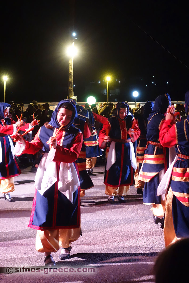 Χορευτικές επιδείξεις στο Φεστιβάλ του Τσελεμεντέ στη Σίφνο
